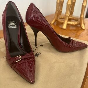 Burberry Women's Burgundy Deep Red Patent Leather Quilted Heels size 7.5